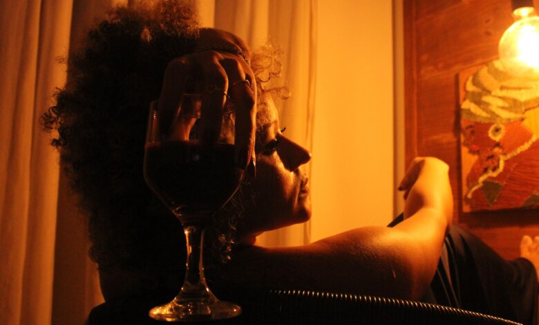 Espetáculo de dança aborda o distanciamento social