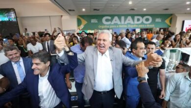 Caiado e ACM Neto criticam Lula em discursos na Bahia