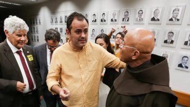 Greve de fome de Glauber Bragra completa uma semana