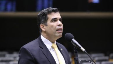 Deputado propõe plebiscito sobre anistia a envolvidos nos atos de 8 de janeiro