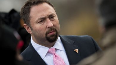 Conselheiro de Trump ataca Moraes e o acusa de ameaçar a democracia