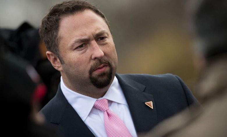 Conselheiro de Trump ataca Moraes e o acusa de ameaçar a democracia