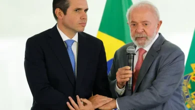 Presidente da Câmara tenta mediar impasse da anistia com o Planalto