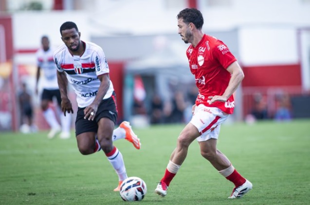 Vila Nova vence Botafogo-SP