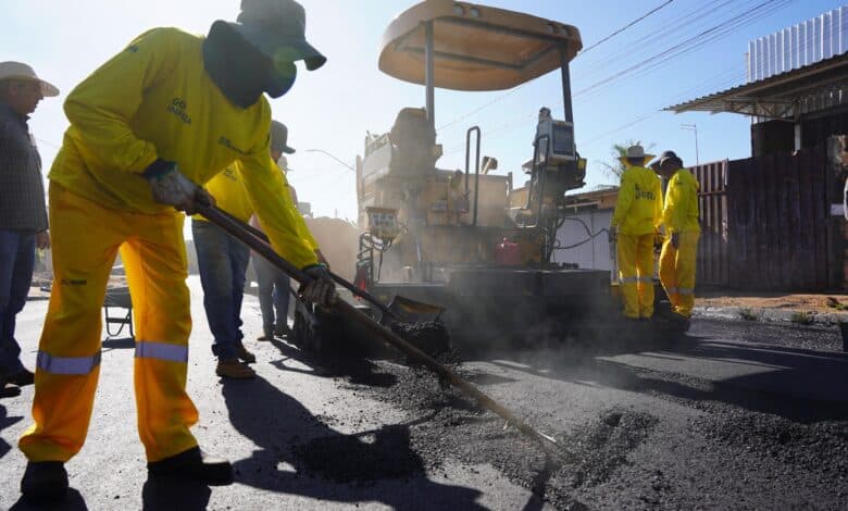 Governo de Goiás relança obras de recuperação de ruas em 100 cidades