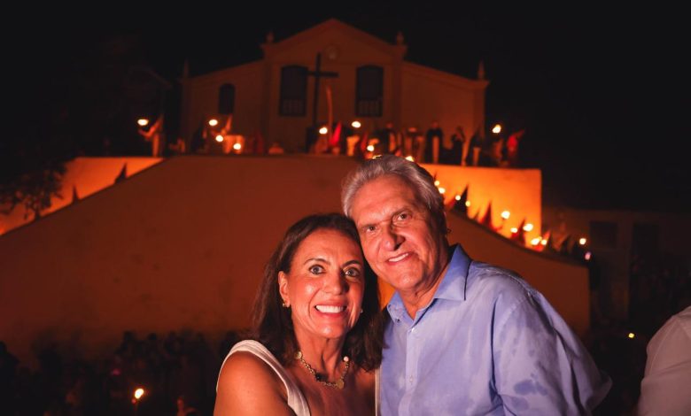 Caiado e Gracinha na Procissão do Fogaréu