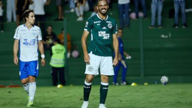 Goiás empata com Paysandu e se mantém na liderança da Série B