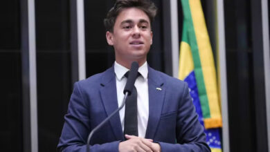 Aliados lançam cartilha sobre crise no INSS para rebater Nikolas