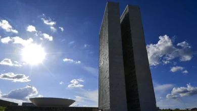 PSB freia aliança com PT visando Eleições de 2026
