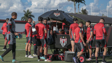 Clássico Goiano e Desafios Fora: o caminho do Atlético-GO para o G4 da Série B