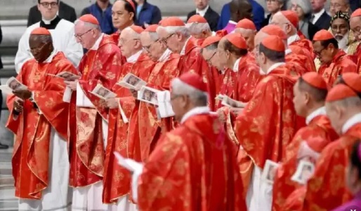 Conclave ao vivo direto do Vaticano