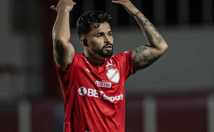 A Muralha Colorada: Defesa sólida garante o voo do Vila Nova no G4 da Série B