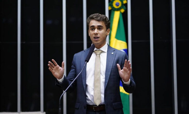 Nikolas Ferreira x Dino: O duelo começa com pedido de impeachment