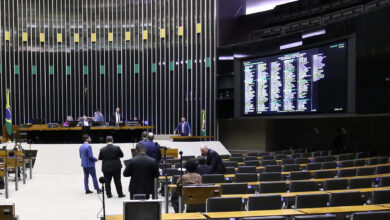 Câmara dá aval a reajuste salarial de R$ 18 bilhões para o Executivo