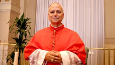 Robert Prevost, dos Estados Unidos, assume o pontificado como Leão XIV