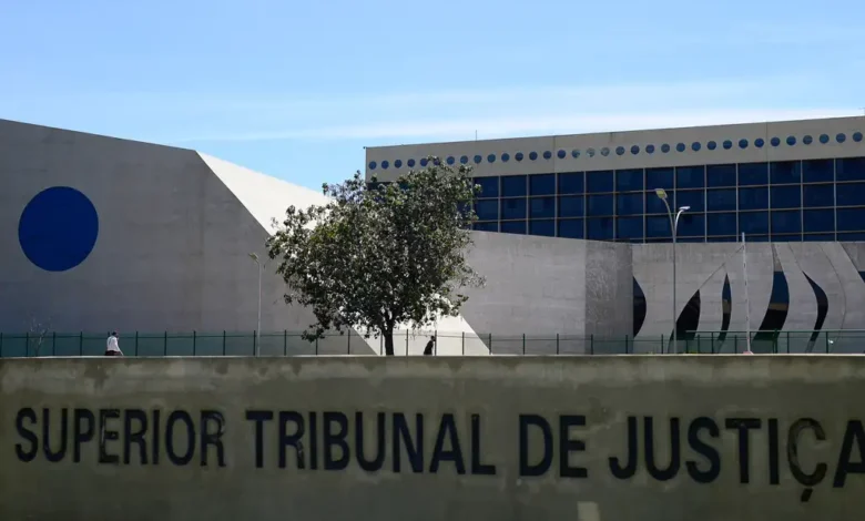 Preso suspeito de interferir em investigação de venda de decisões no STJ