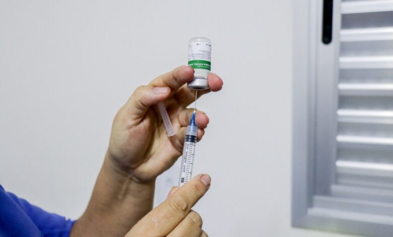 Senador Canedo anuncia vacinação contra gripe aberta à população