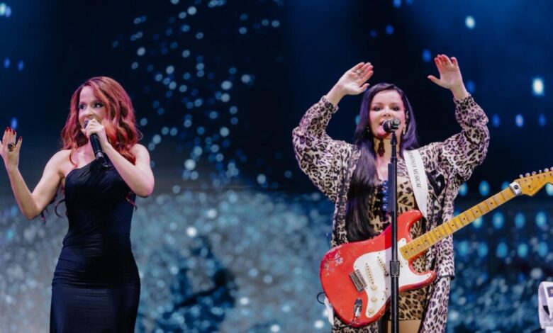 Maiara & Maraisa leva 17 mil pessoas no Canedo Fest Show