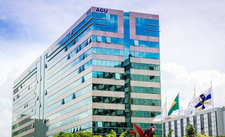 Lula depende da AGU para reverter fim do IOF