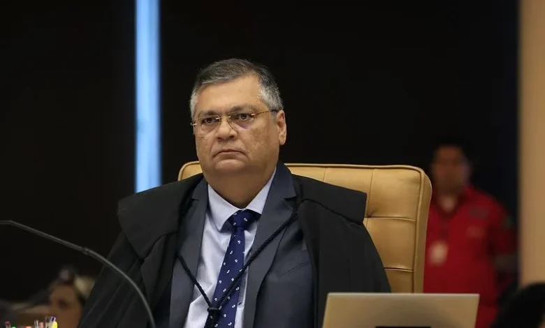 Dino debaterá rastreamento de emendas com órgãos de controle e bancos