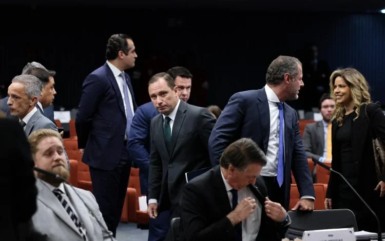 Mauro Cid nega que Bolsonaro tenha incentivado atos de 8/1 em interrogatório