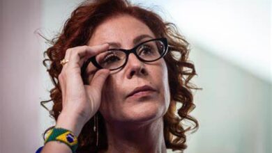 Carla Zambelli detalha partida do país via Argentina