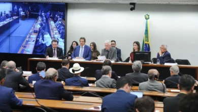 Sessão da Câmara termina em bate-boca e gritos generalizados