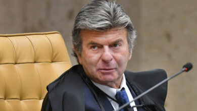 Fux vira 'herói' para bolsonaristas após primeiro dia de interrogatórios no STF