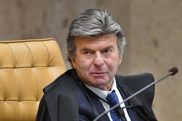 Fux vira 'herói' para bolsonaristas após primeiro dia de interrogatórios no STF