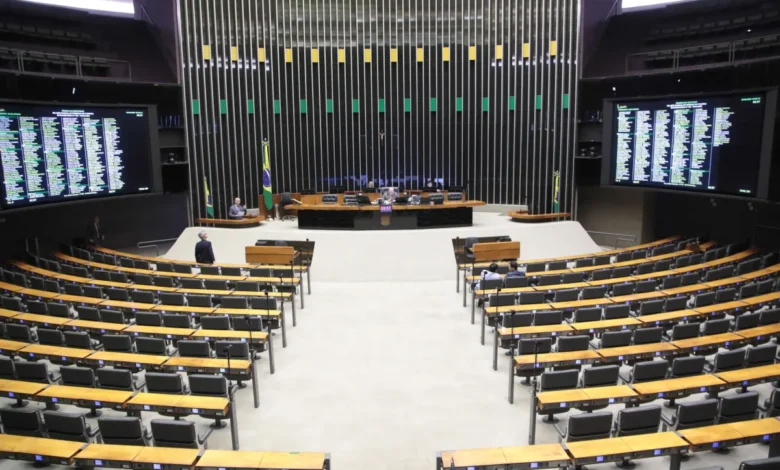 Festas juninas devem reduzir presença de parlamentares