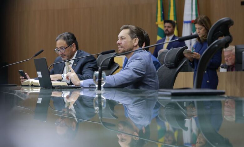 Com início previsto para as 15 horas no Palácio Maguito Vilela, a sessão terá uma pauta extensa, com 44 processos legislativos de autoria parlamentar