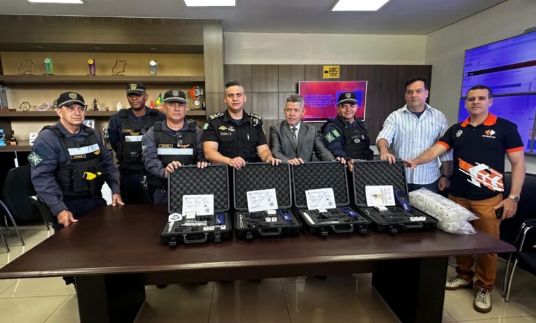 Detran entrega etilômetros à GCM para Balada Responsável