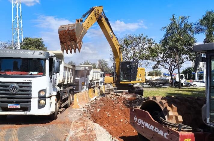 Obras da Seinfra ampliam avenidas Jamel Cecílio e Rua 69 no Jardim Goiás