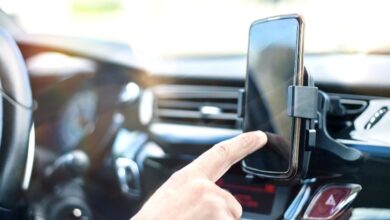 Goiânia tem nova regulamentação para celular ao volante