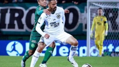 Goiás vence a Chapecoense fora de casa e mantém liderança isolada