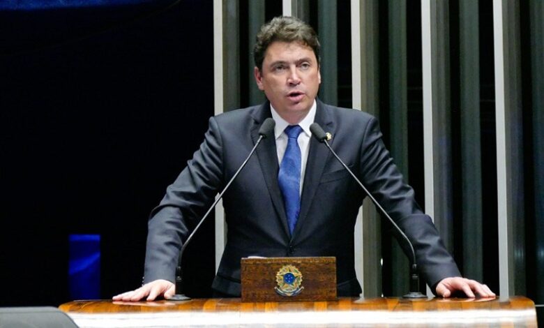 Wilder Morais ganha força para 2026 com apoio do PL nacional, enquanto Caiado busca aliança