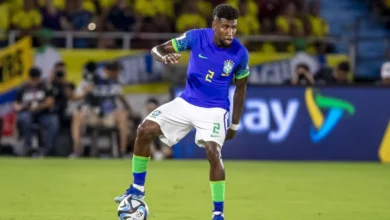 Flamengo anuncia Emerson Royal
