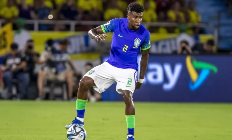 Flamengo anuncia Emerson Royal