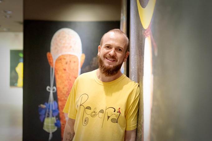 A Imersão Sensorial na Filosofia de Ivaan Hansen em Adenda-se!