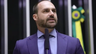 PT pede prisão de Eduardo Bolsonaro