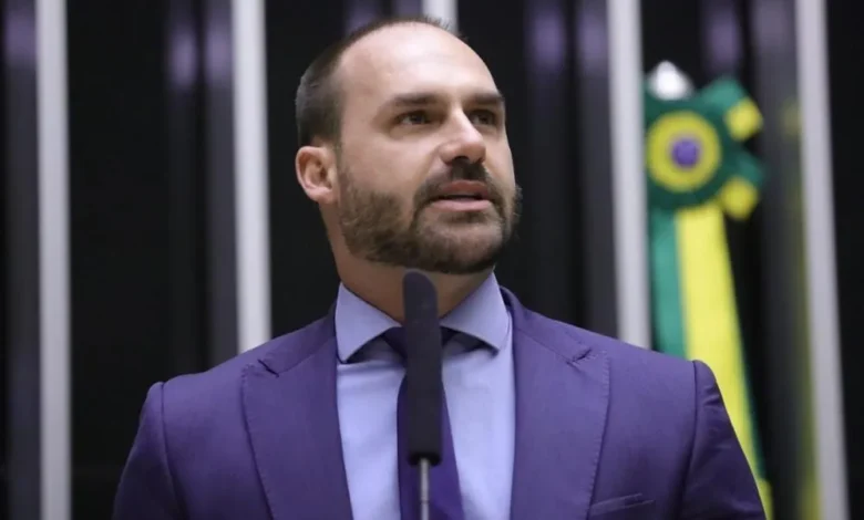 PT pede prisão de Eduardo Bolsonaro