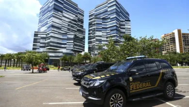 PF investiga ligação de R$ 2 milhões enviados por Bolsonaro com ações de Eduardo nos EUA