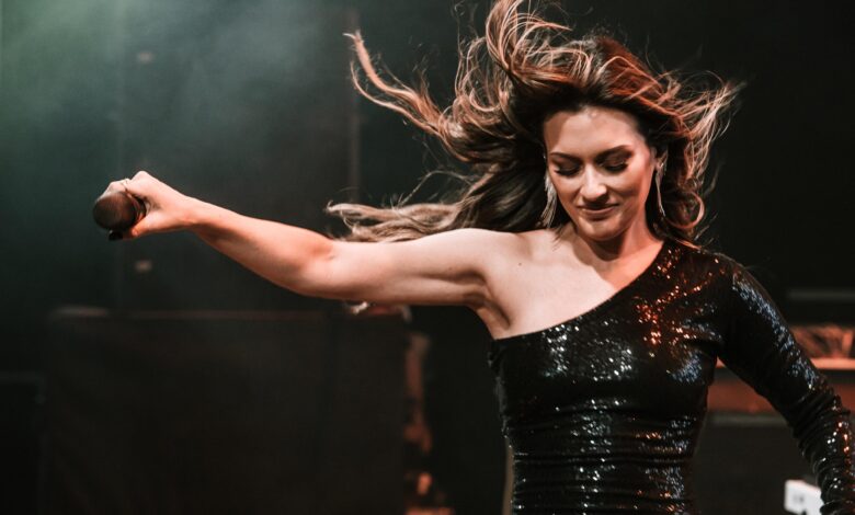 A nova força feminina do sertanejo direto de Goiânia para o Brasil