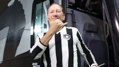 Textor faz oferta para recomprar o Botafogo