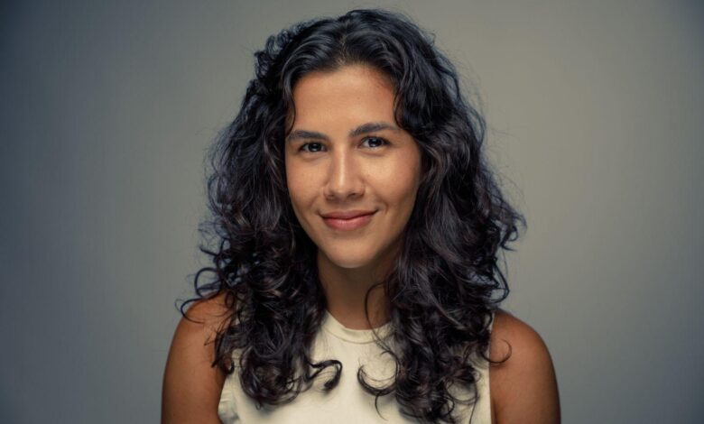 O papel da goiana Maria Paula Marini em Um Lobo entre os Cisnes