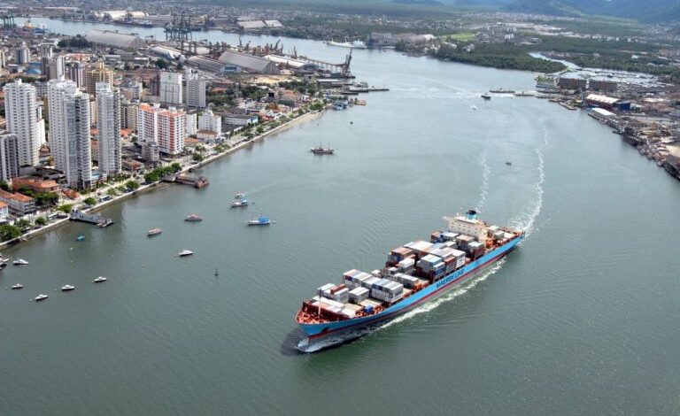 Tarifaço EUA petróleo, suco e aviões escapam