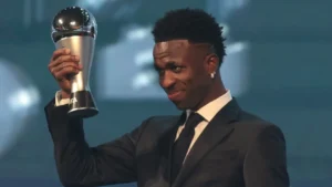 Vini Jr. cai 24 posições em ranking