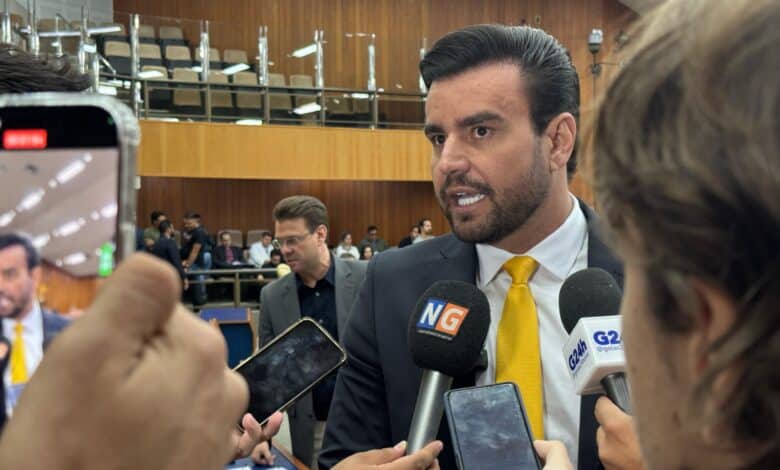 Luan Alves (MDB) solicita contatos diretos de secretários da prefeitura de Goiânia