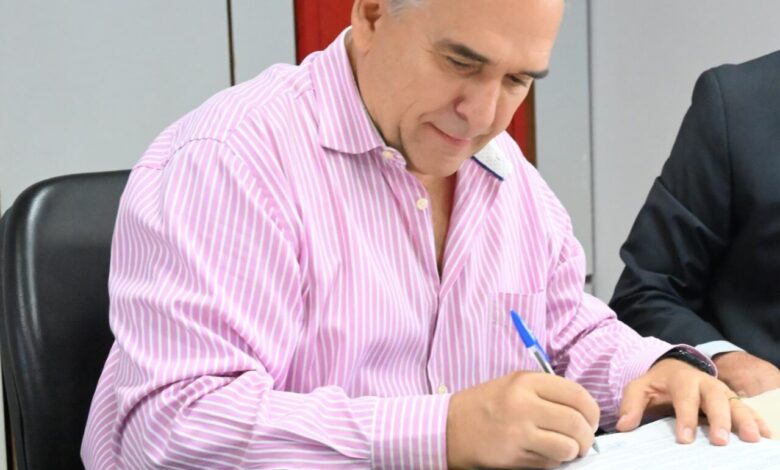 Mabel eleva piso salarial de professores e beneficia servidores administrativos com bônus