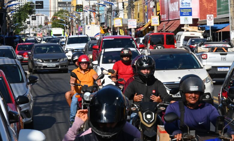 Trecho da Avenida 24 de Outubro com sentido único
